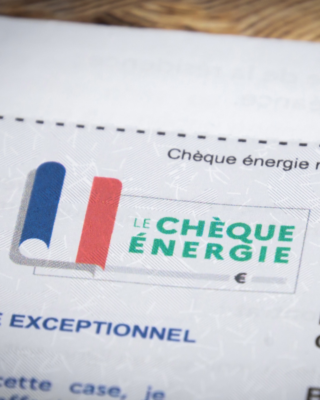 Amputation de l’enveloppe du Chèque Energie de 180 millions d’euros. 